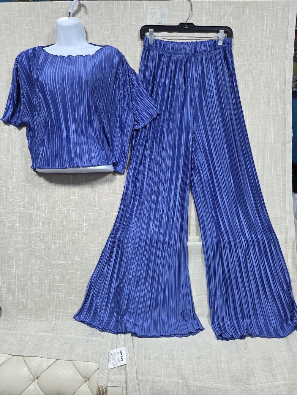 hy fve two-piece pleated loose top and wide-leg pant set blue Size Large.